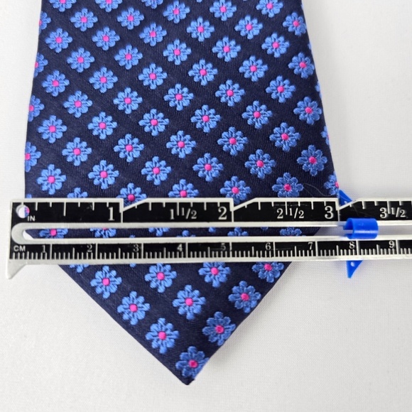 TED BAKER London- 100% Silk Repetitive Flower and Dot Pattern Neck Tie - Picture 6 of 7